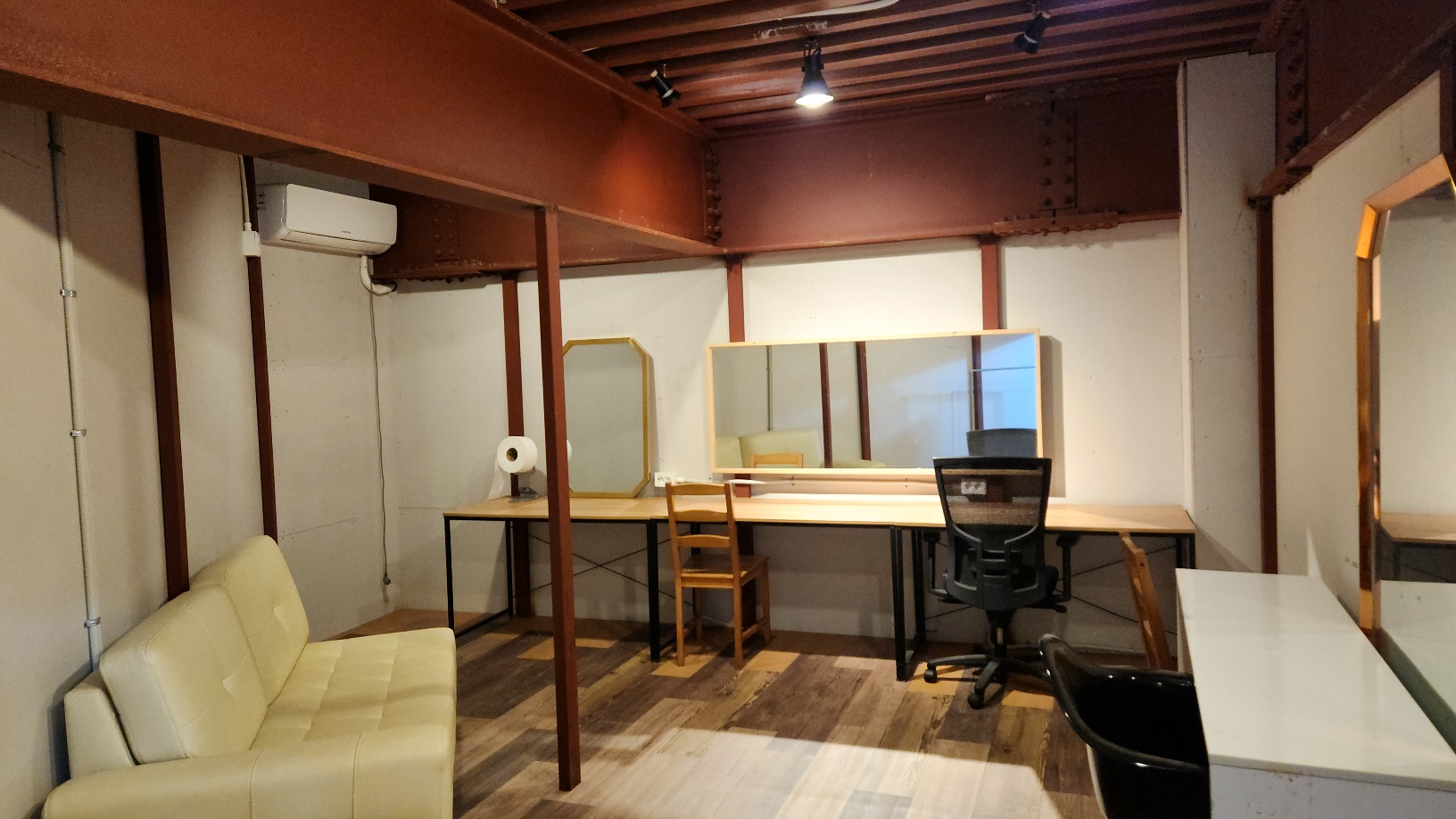 UNIQUEMAIN 대형LED/컨셉 렌탈스튜디오