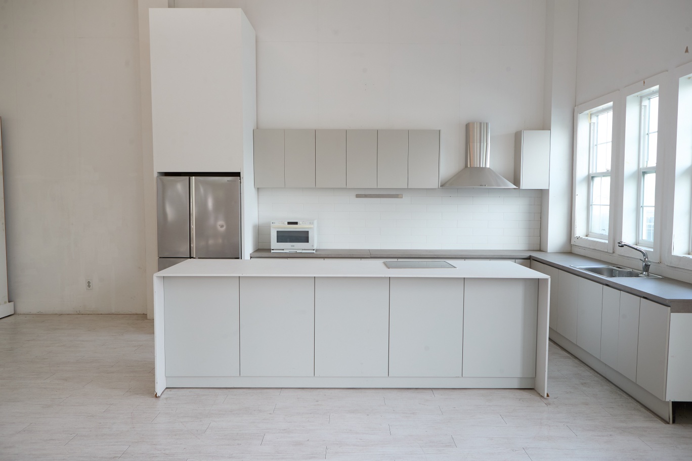 UNIQUEMAIN 대형LED/컨셉 렌탈스튜디오